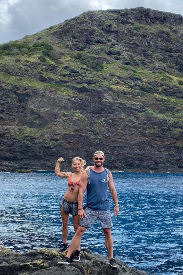 Elsa Pataky presumiendo en Instagram de marido y de brazos.