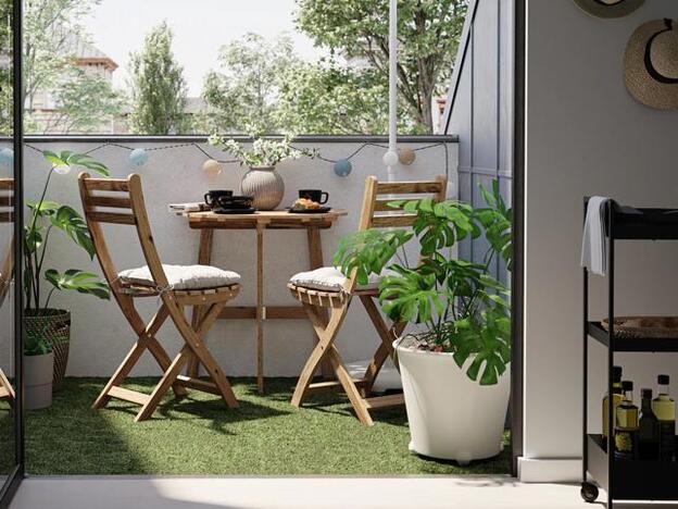 Los mejores trucos y las ideas más prácticas para que tu terraza parezca más grande: ficha estos muebles de exterior de Ikea súper versátiles, funcionales (y baratos)