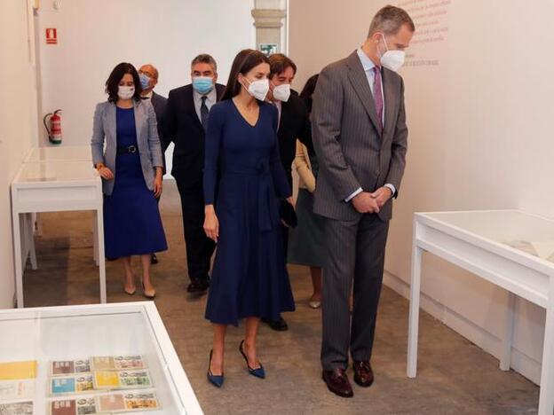 Pincha en la foto para ver 15 vestidos nuevos de marcas españolas que podría estrenar la Reina Letizia esta primavera