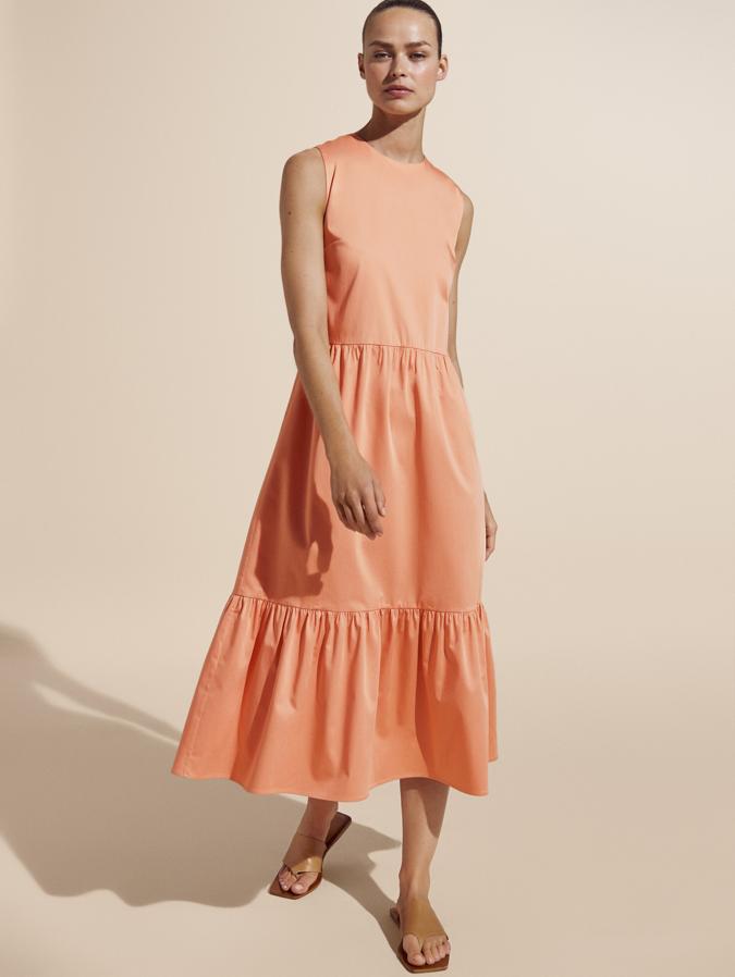 La colección cápsula de Massimo Dutti que solo puedes comprar online y viene con vestidos y faldas lisos que van a elevar tus looks al instante