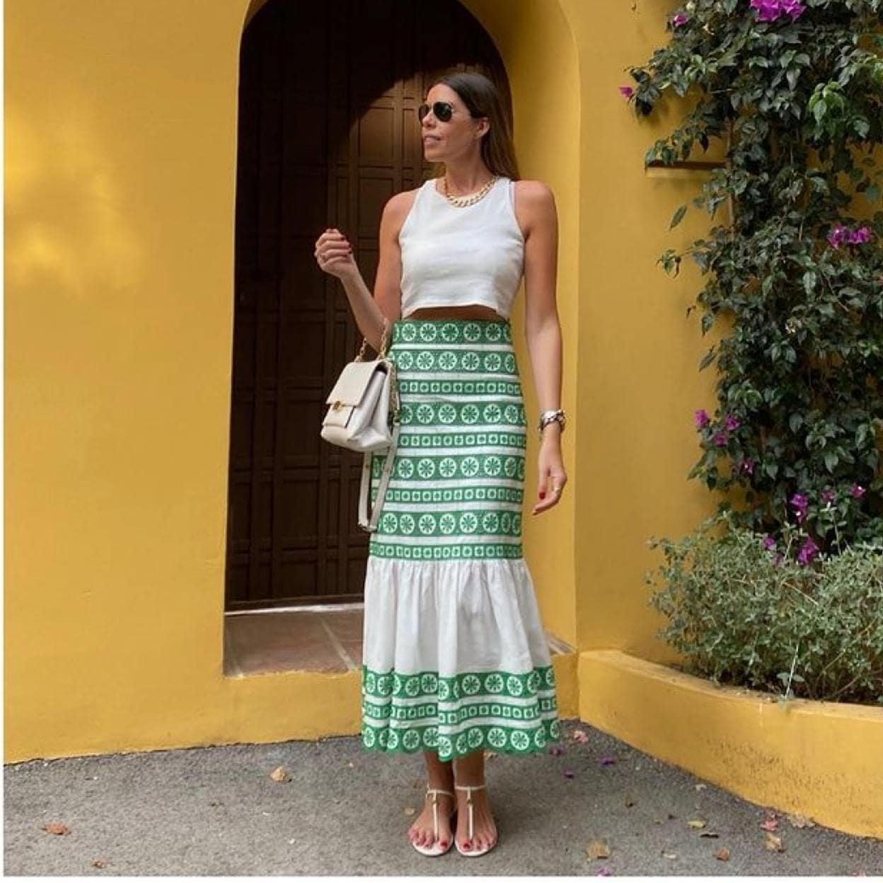Esta falda midi verde de Zara tan bonita y que está arrasando en Instagram es el nuevo imprescindible de la temporada | Mujer