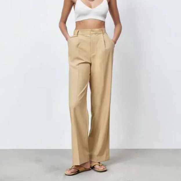 El pantalón ancho de lino arena de Zara