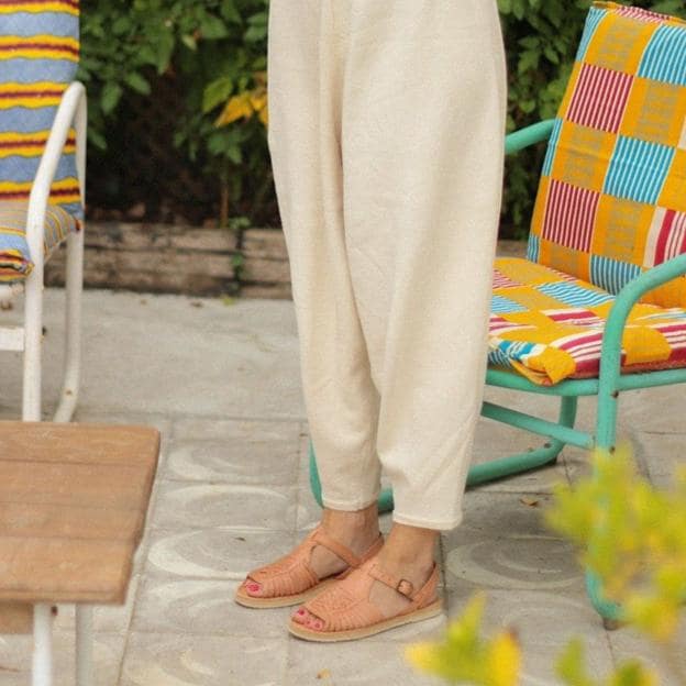 Estas planas son lo cómodo, original y ponible del verano (y hechas a mano) | Mujer Hoy