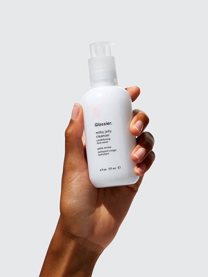 Productos en gel para una piel hidratada en verano: Milky Jelly Cleanser de Glossier