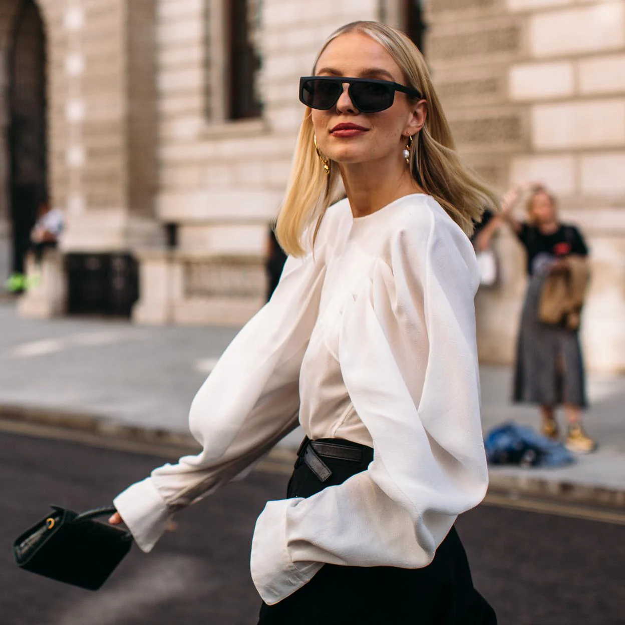 Perezoso cobertura Comercio Las blusas fluidas de Zara son la tendencia que necesitábamos para  conseguir unos estilismos cómodos e impecables | Mujer Hoy
