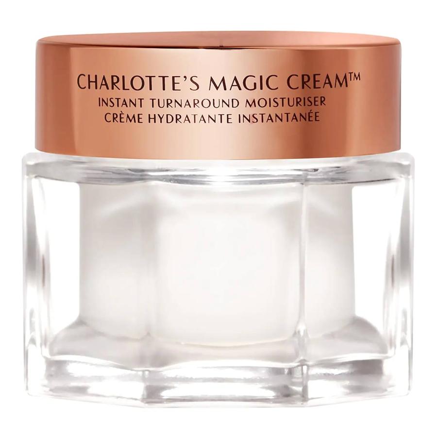 Los cosméticos que debes incorporar en tu rutina de cuidado facial diaria a los 50: Magic Cream de Charlotte Tilbury