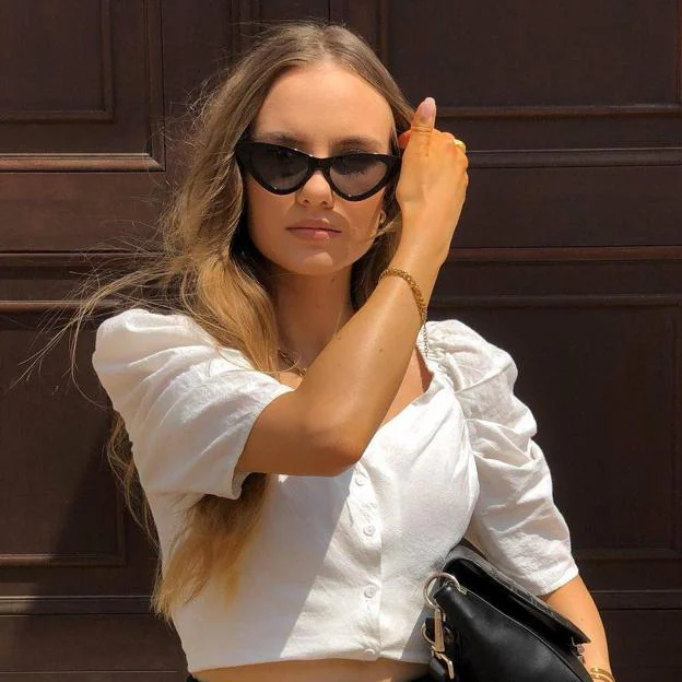 Dos blusas blancas de El Corte Inglés para conseguir un look ideal y  rejuvenecer pasados los 40 | Mujer Hoy
