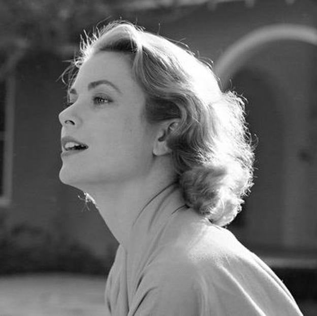 Las sombras de la vida de Grace Kelly: una infancia con abusos, una carrera con escándalos y una maternidad distante y con azotes incluidos