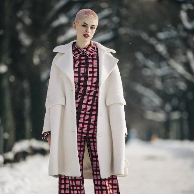 El abrigo más vendido de Mango Outlet combina con todos tus looks y disponible en cuatro colores | Mujer Hoy