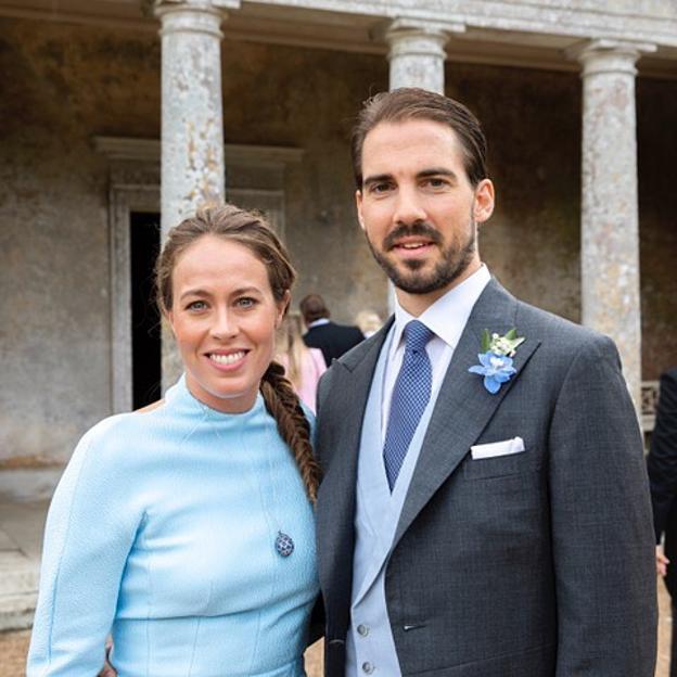 Phillippos de Grecia y Nina Flohr quieren celebrar su boda religiosa en Atenas en octubre y han invitado a todos los Borbones y los Grecia. Si quieres ver cuánto se gastan los royals en estos eventos, pincha en la foto.