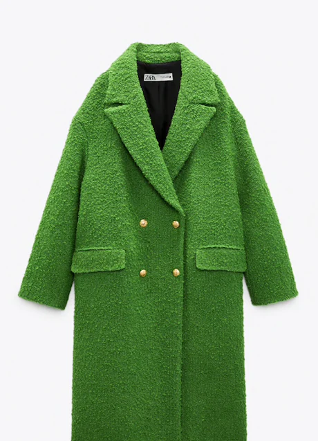 El abrigo verde de tus sueños acaba de llegar a las tiendas y, efectivamente, te hace parecer una reina Mujer Hoy