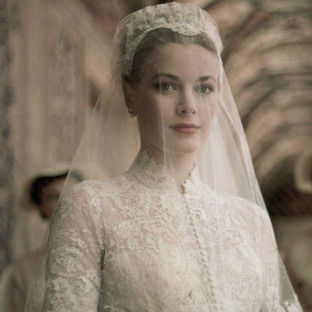 Se cumplen 66 años de la boda en la que Grace Kelly lució el vestido de novia más copiado de la historia (hasta Marie-Chantal Miller lo uso de inspiración)