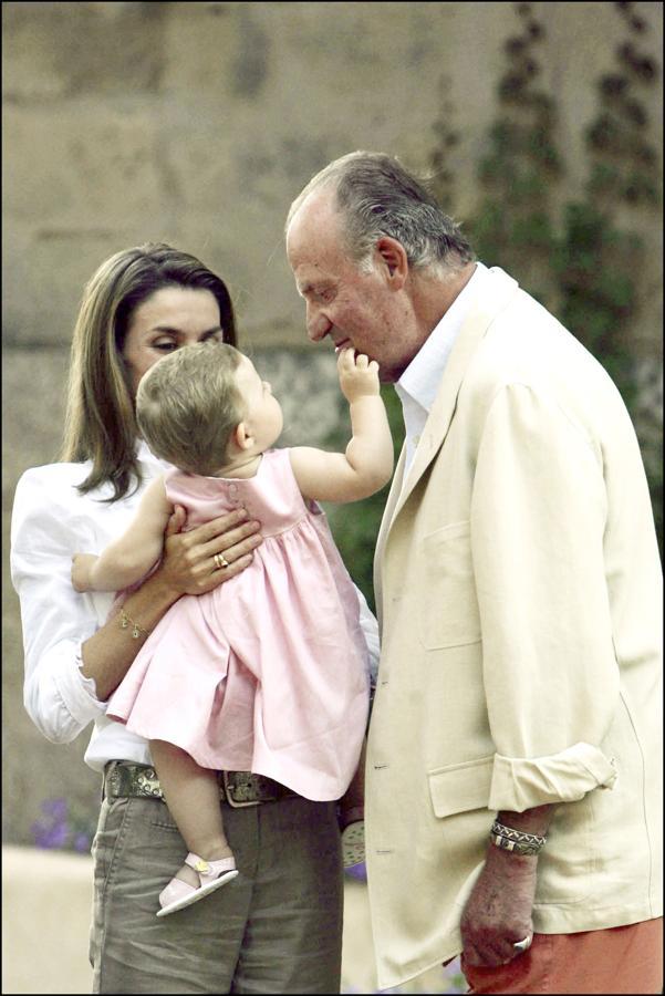 Las fotos más tiernas de la Princesa Leonor: con el Rey Juan Carlos