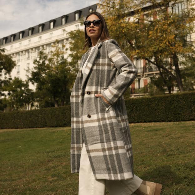 Queremos (y necesitamos) el abrigo de 'made in Spain' tan bonito, elegante y de Carmen Lomana | Mujer Hoy