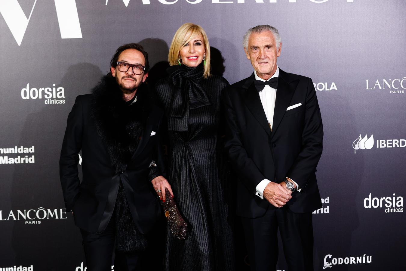 Premios Mujerhoy 2021: Ulises Mérida, María Porto y Evelio Acevedo.