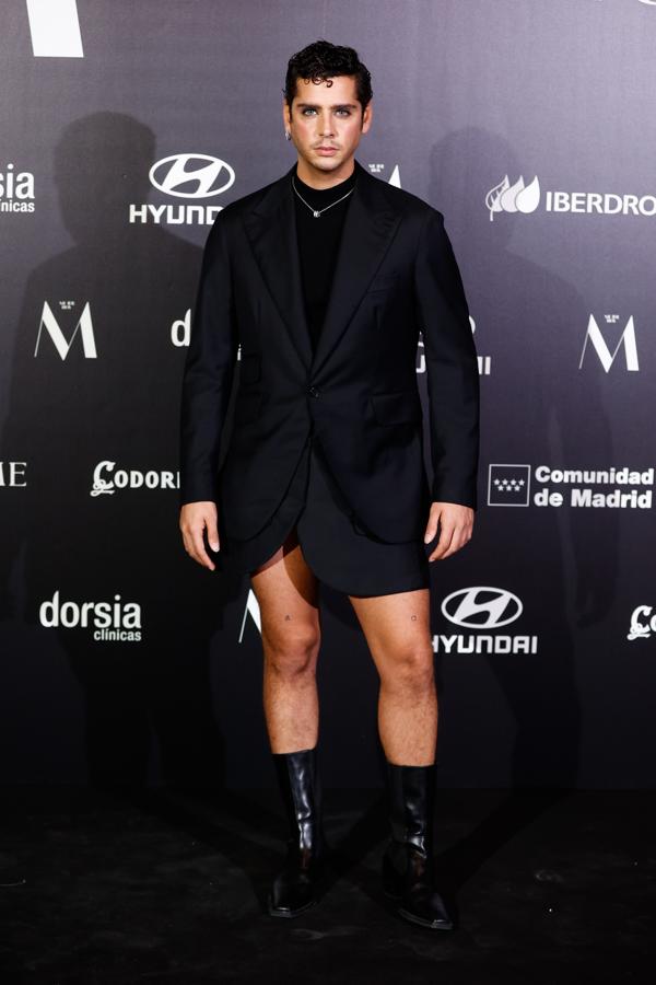 Los looks de los Premios Mujerhoy: Eduardo Casanova