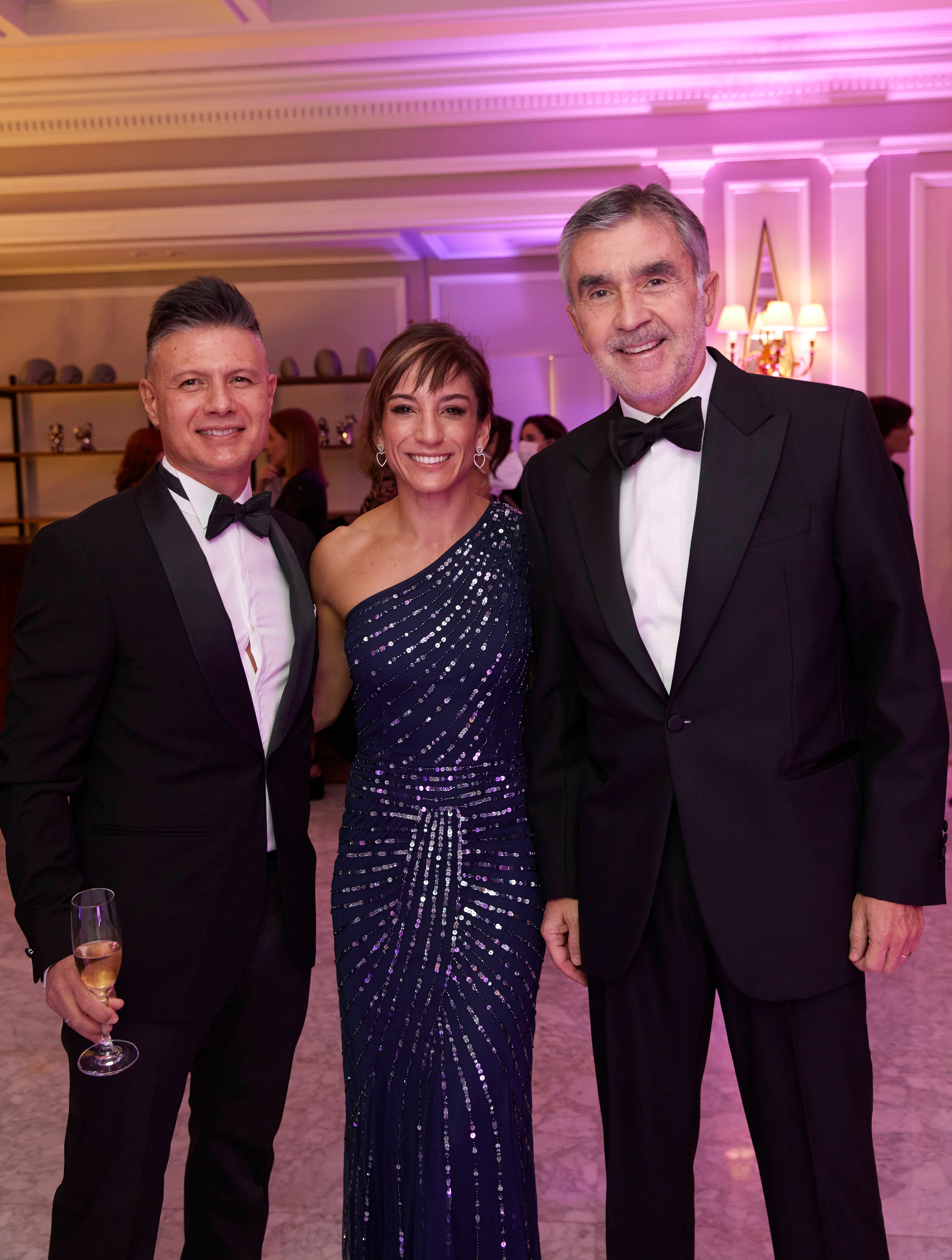 Premios Mujerhoy 2021: Jesús del Moral, Sandra Sánchez, Premio Mujerhoy 2021 a la excelencia deportiva e Iñaki Arechabaleta.