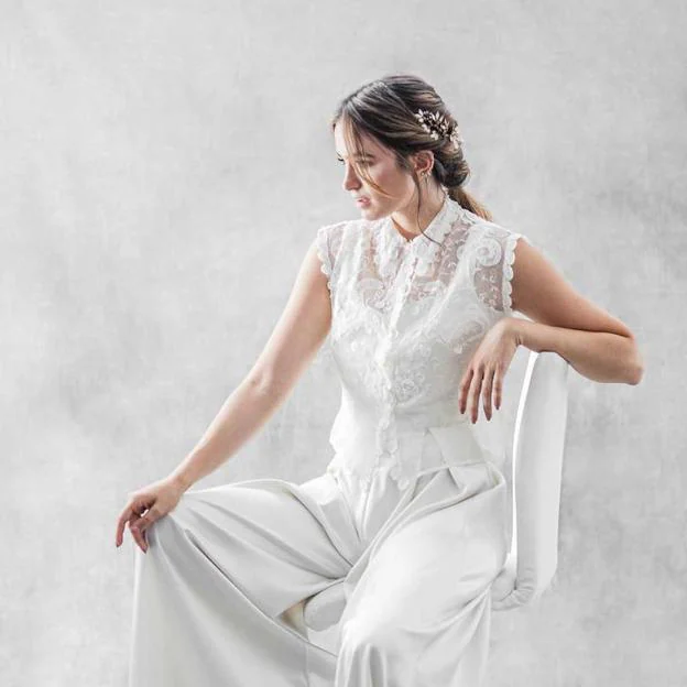 La blusa perfecta para las que no quieren llevar vestido de novia y que  podrás seguir usando después de la boda (y una alternativa más asequible) |  Mujer Hoy