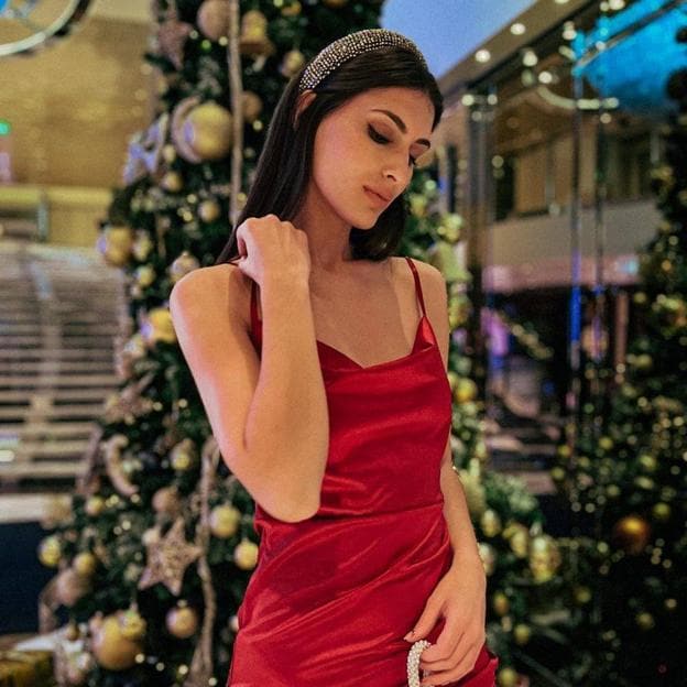 El look de influencer que ha revolucionado Instagram es este vestido que  cuesta menos de 30 euros (y no es de Zara ni de H&M) | Mujer Hoy