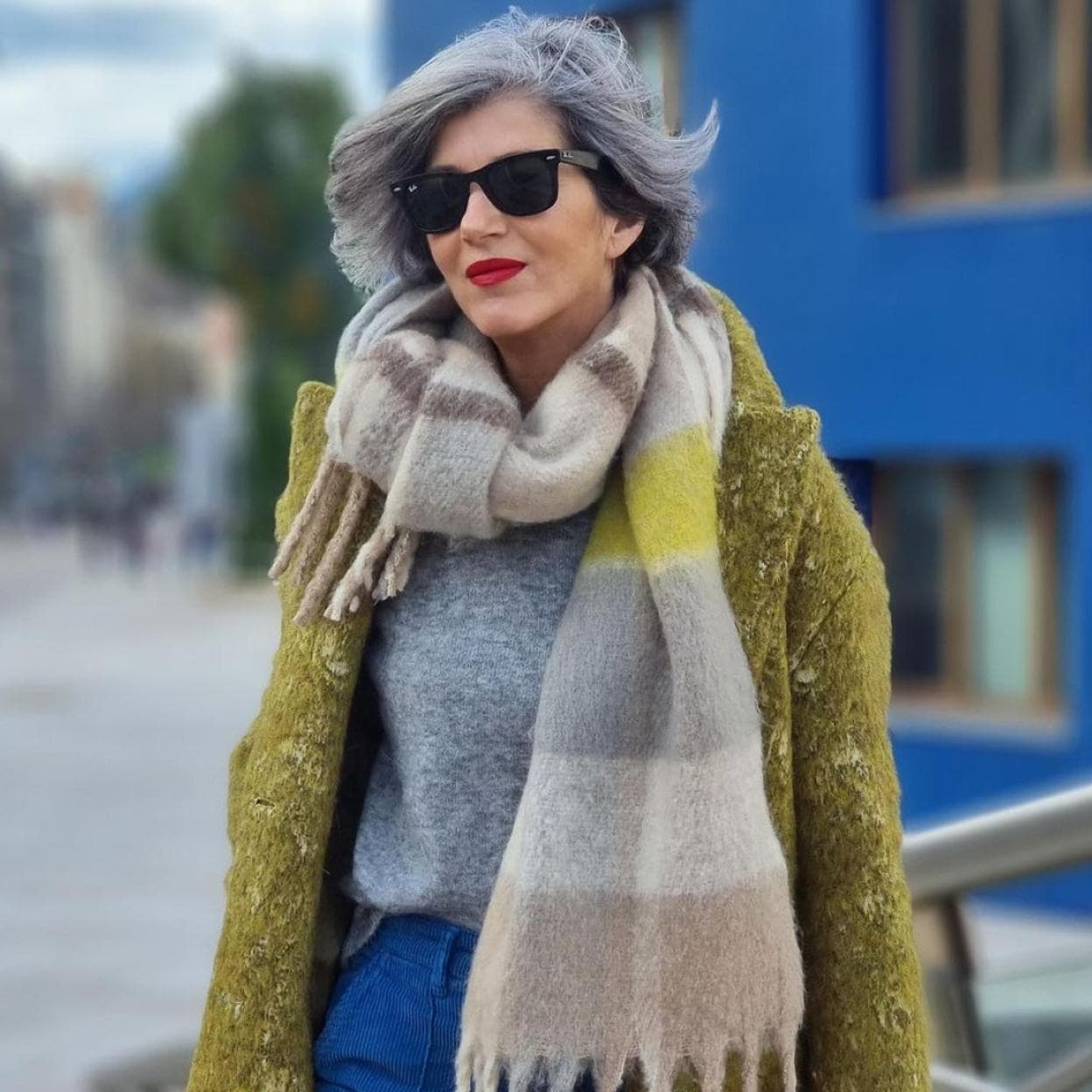 mago Pedicab De ninguna manera Abrigo de Zara y bufanda de Parfois: el truco barato de influencer para  rejuvenecer un look a los 50 y que parezca de lujo | Mujer Hoy