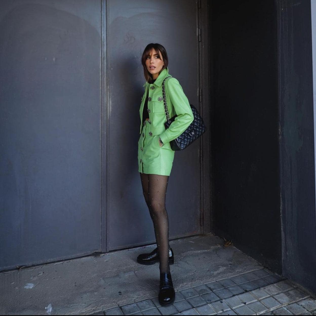 Esta chaqueta de Uterqüe triunfa entre las influencers es la mejor compra de rebajas y el capricho con el que conseguir un look de diez | Mujer Hoy