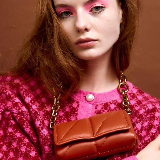 Bolsos baguette, acolchados y con logos: las tendencias en accesorios de Zara, Mango y dominarán la nueva temporada | Mujer Hoy