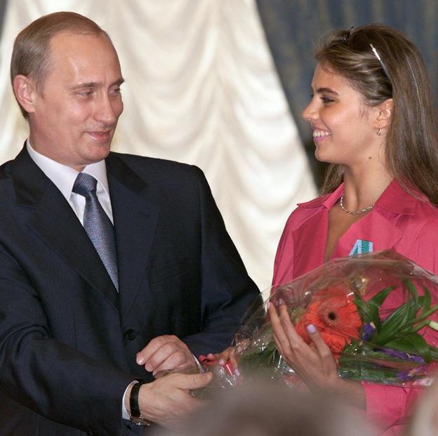 Quién es Alina Kabaeva, la supuesta novia de Vladimir Putin que vive ajena a la guerra de Ucrania escondida con sus hijos en Suiza (o encerrada en un búnker en Siberia)