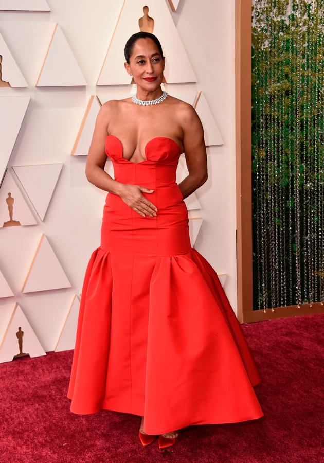 Tracee Ellis Ross a su llegada a los Oscar