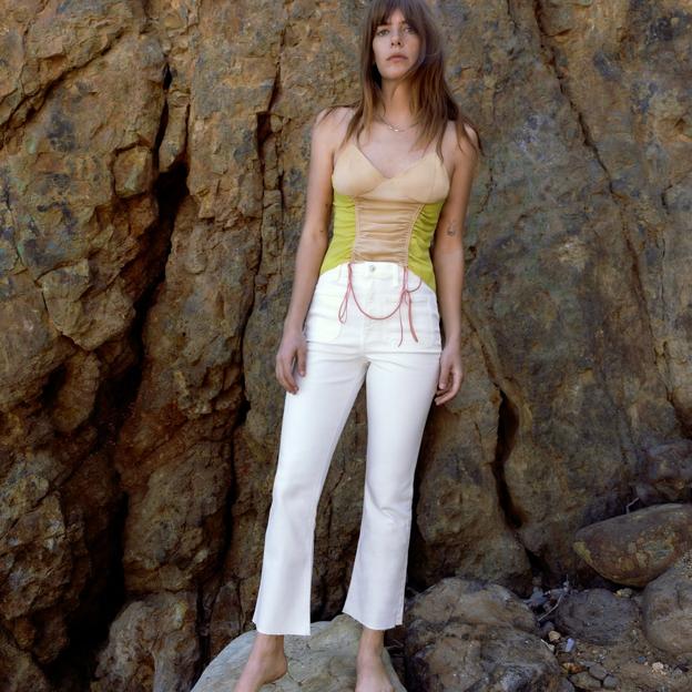 Los pantalones vaqueros que mejor sientan (y en los que merece la pena  invertir esta primavera) son estos de Zara que están a punto de agotarse |  Mujer Hoy