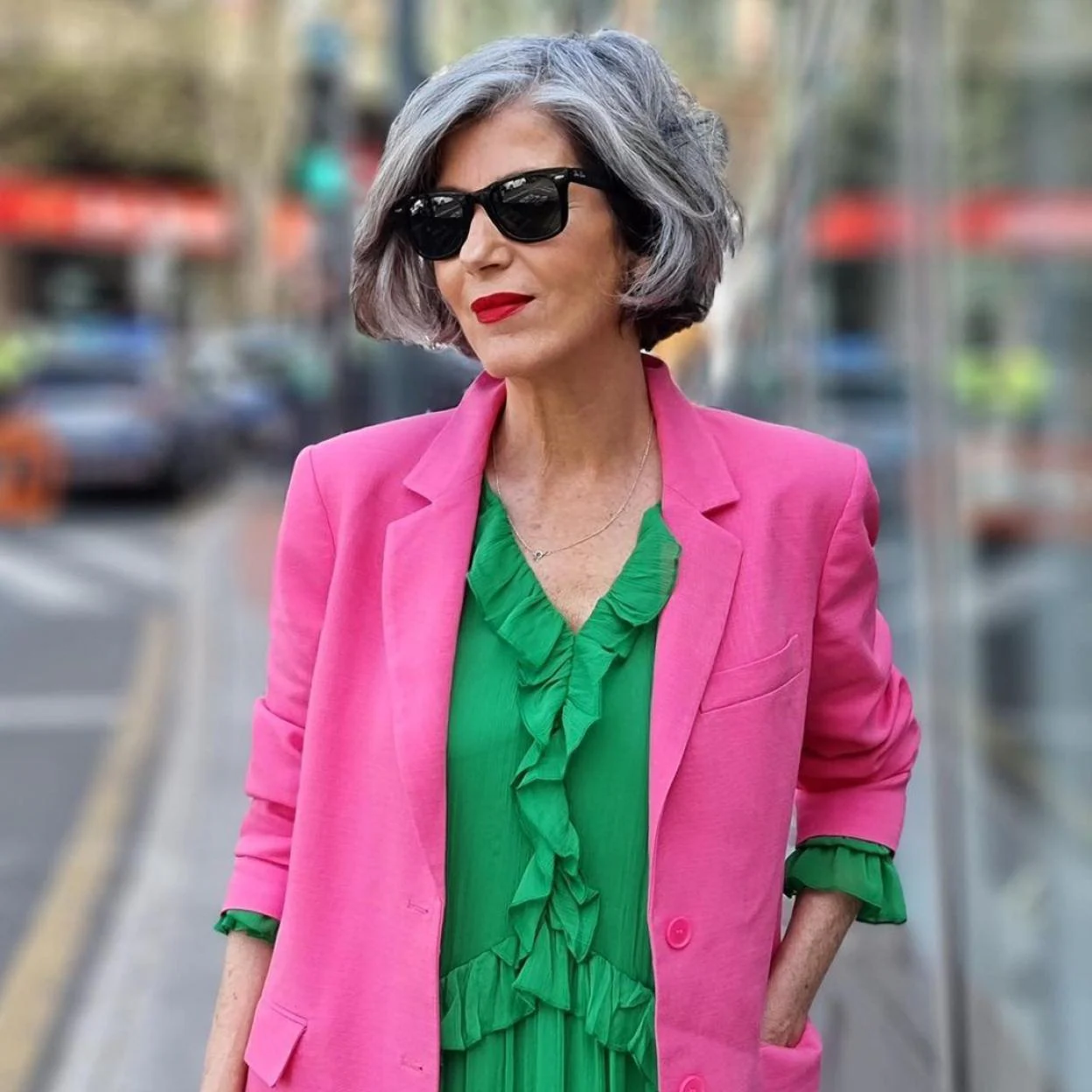 El vestido verde de Zara que rejuvenece a los 50 y triunfa entre las maduras: con volantes, cómodo, barato y ponible | Mujer Hoy