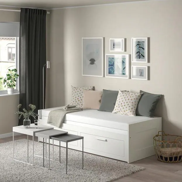 Sofá de día, cama de noche: el mueble con almacenaje más vendido de IKEA es  este práctico y barato con el que tu salón o habitación parecerán más  grandes | Mujer Hoy