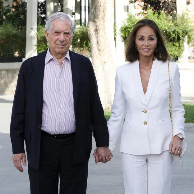 La preciosa historia de amor de Isabel Preysler y Mario Vargas Llosa: un  divorcio polémico, escándalos y rumores malintencionados, así fueron los  primeros años de la pareja | Mujer Hoy