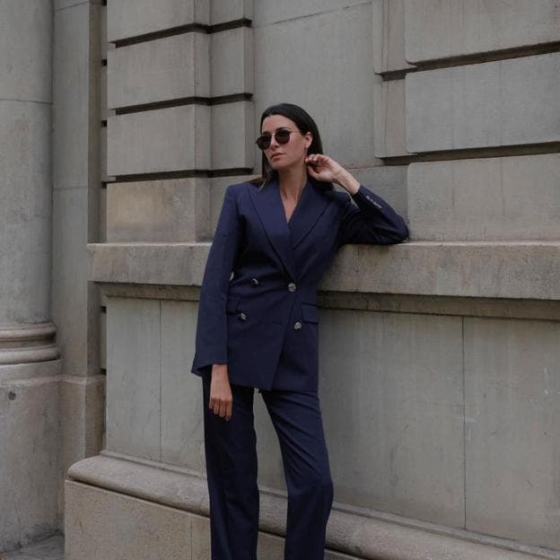 El traje azul Massimo Dutti Studio que las influencers ya utilizan como fondo de armario | Mujer Hoy