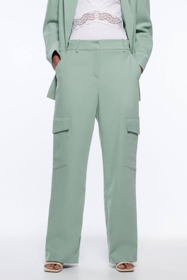 Los pantalones cargo para modernizar tu look esta temporada: