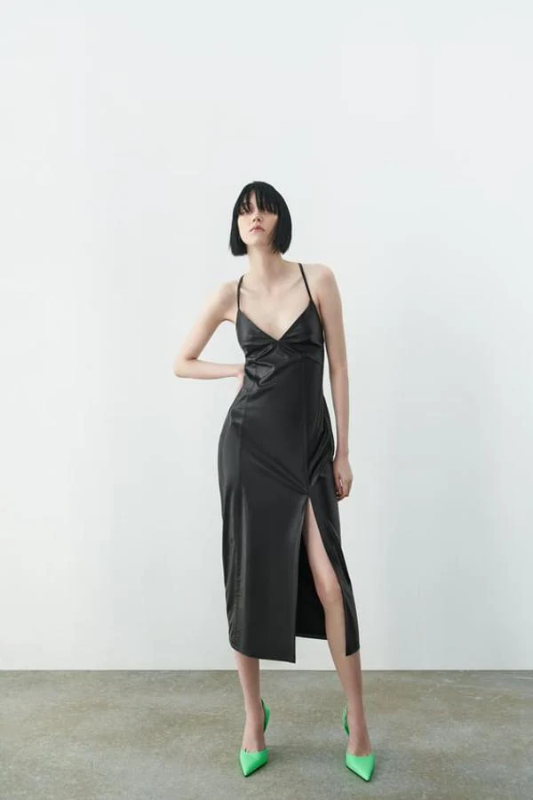 Consigue un look de invitada sexy elegante con estos vestidos lenceros de Zara que puedes encontrar en todos los colores | Mujer Hoy