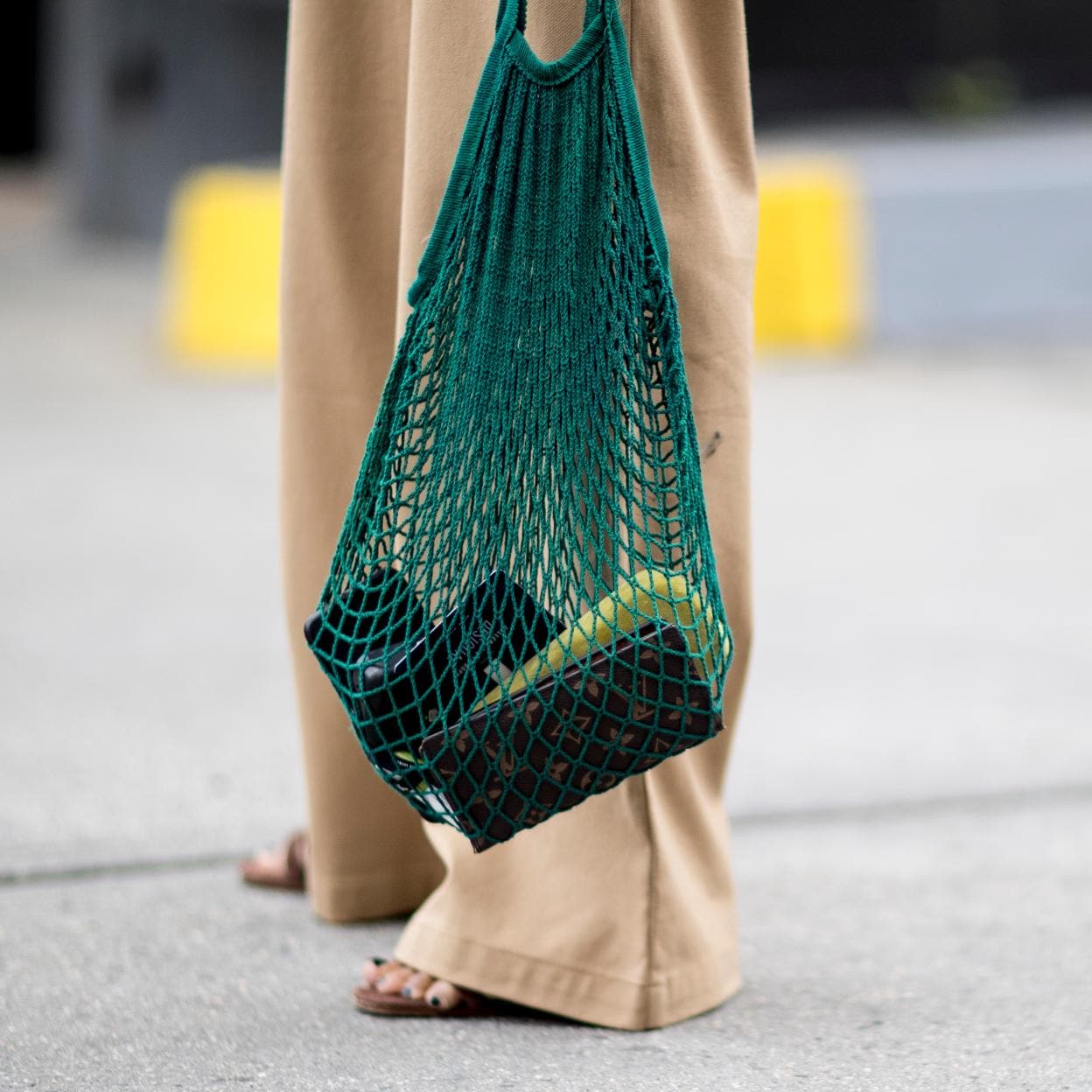 El bolso tendencia Zara que cuesta menos de 10 y que usaban nuestras abuelas | Mujer Hoy