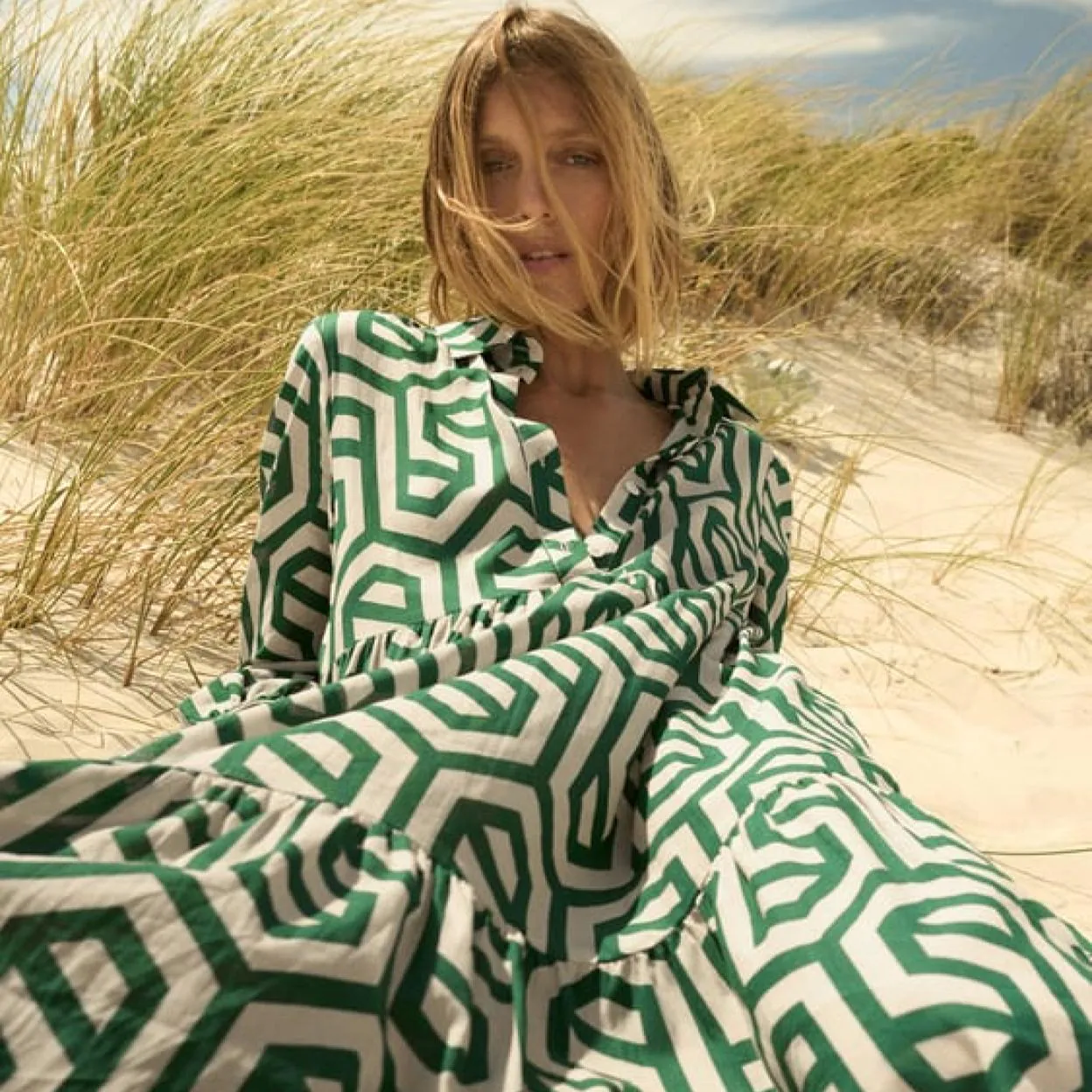 Este vestido camisero de Zara tan favorecedor es el más viral del momento y  es uno de los más vendidos en Reino Unido