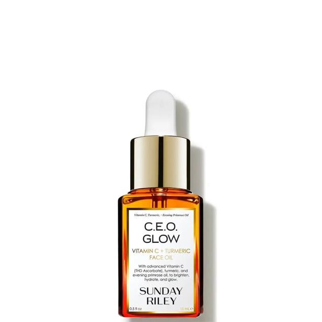 Sérums y cremas con super alimentos: CEO Glow Vitamin C+Turmeric Face Oil de Sunday Riley