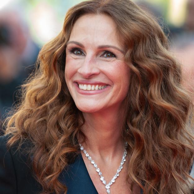 El truco para conseguir los rizos perfectos y con volumen de Julia Roberts y presumir de un pelo rizado que rejuvenece muchísimo