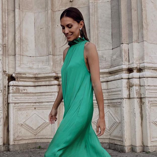 Este es el espectacular vestido verde de Sfera con el que podrás ser la invitada perfecta por muy poco