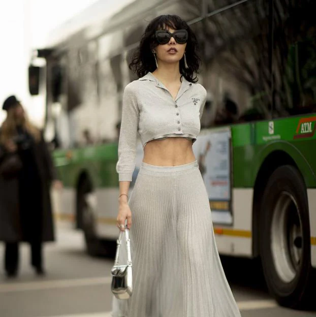 Estas faldas estampadas de Dutti sientan fenomenal y combinan con un top como con una camisa | Mujer Hoy