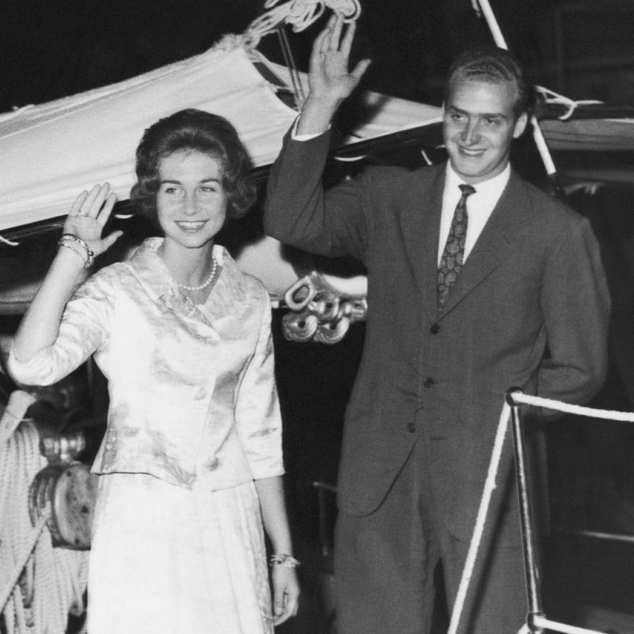 La trágica luna de miel de Juan Carlos I y la reina Sofía: una noche de  bodas accidentada, seis meses alrededor del mundo e incertidumbre | Mujer  Hoy