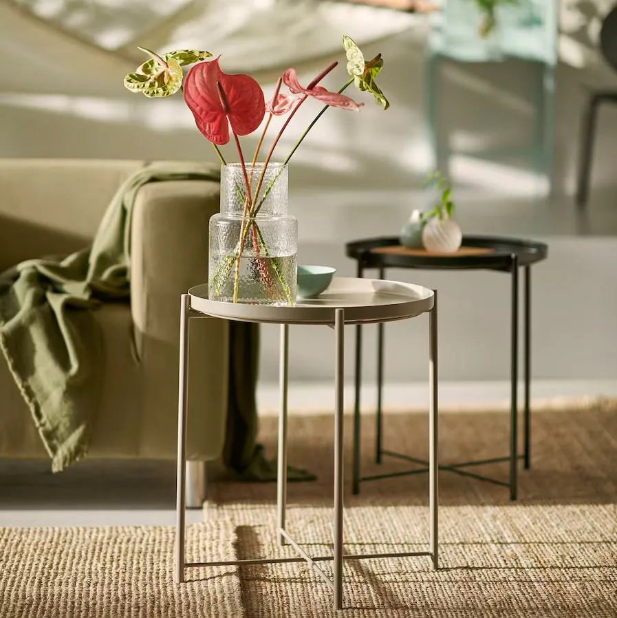 Esta es la baratísima mesa auxiliar más vendida de IKEA: práctica, rebajada y muy fácil convertir en un mueble de único | Mujer