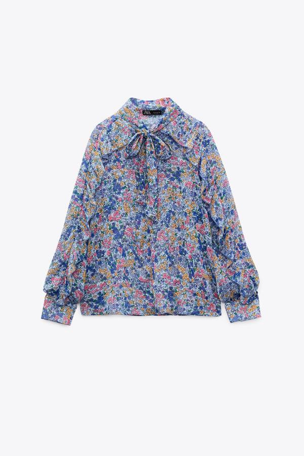 Camisa con estampado de flores