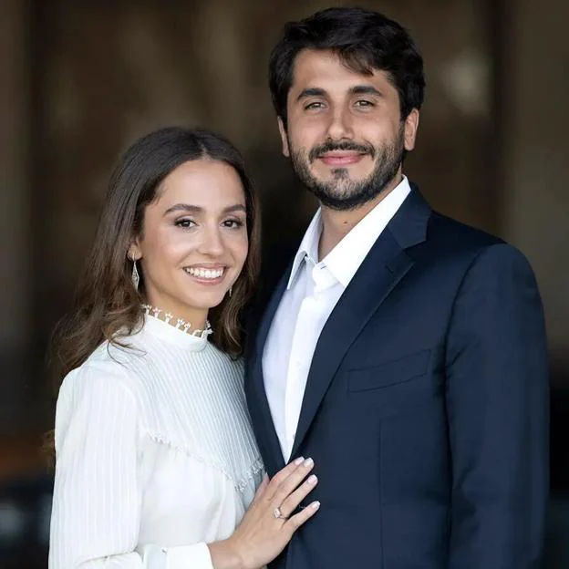 Las princesas (también) los prefieren latinos: la hija de Rania de Jordania se casará con un venezolano y Carlota de Borbón Parma ya lo ha hecho con un guatemalteco