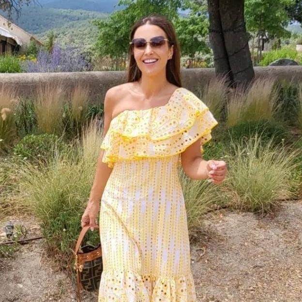 Este vestido made in Spain es el favorito de las influencers para verano porque es fresquito y resalta el bronceado | Mujer Hoy