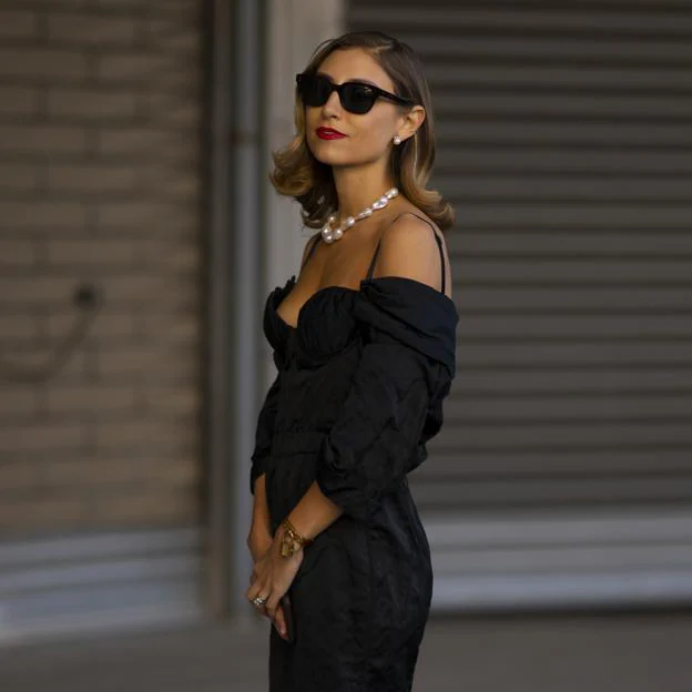 El vestido negro perfecto que lo tiene todo está en Mango: versátil, de maravilla a todas las siluetas y arrasa entre las famosas | Mujer Hoy