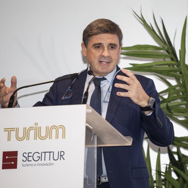 Enrique Martínez, presidente de Segittur, durante su ponencia en el evento de presentación del informe.