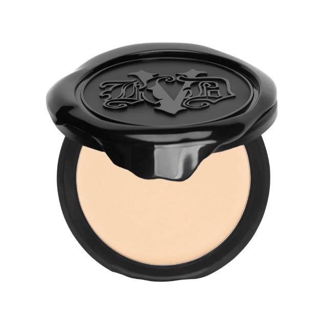 Polvos compactos matificantes Lock-It Blotting Powder, de KVD Beauty