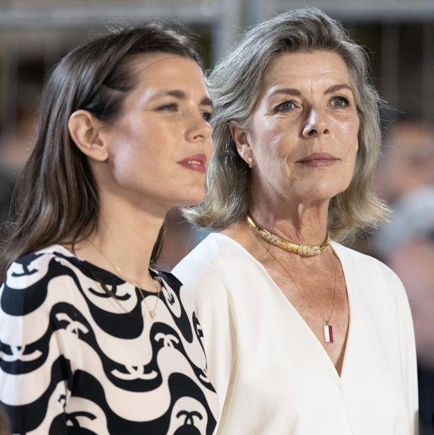 Carlota Casiraghi y Carolina de Mónaco.